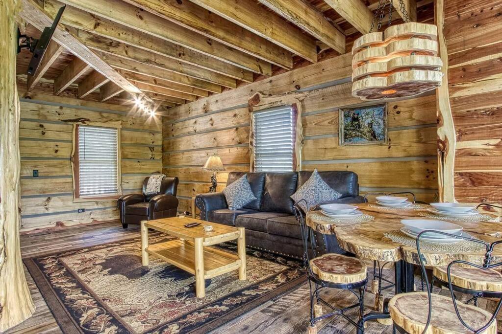 Villa The Log Castle~Stunning Mountain Views~Hot Tub Sevierville Exterior foto