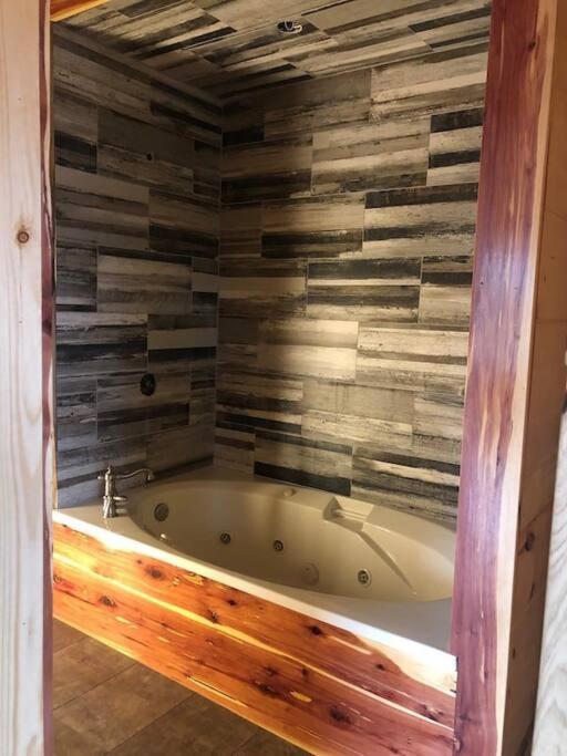 Villa The Log Castle~Stunning Mountain Views~Hot Tub Sevierville Exterior foto