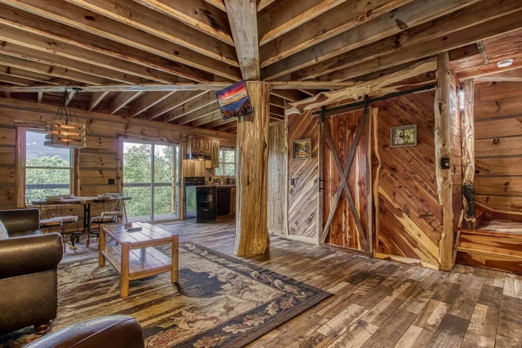 Villa The Log Castle~Stunning Mountain Views~Hot Tub Sevierville Exterior foto