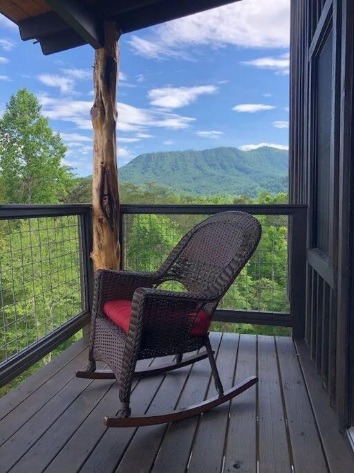 Villa The Log Castle~Stunning Mountain Views~Hot Tub Sevierville Exterior foto