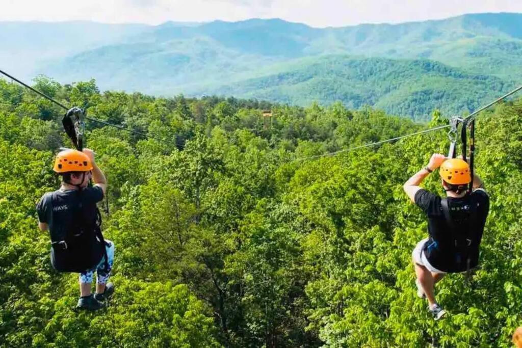 Villa The Log Castle~Stunning Mountain Views~Hot Tub Sevierville Exterior foto