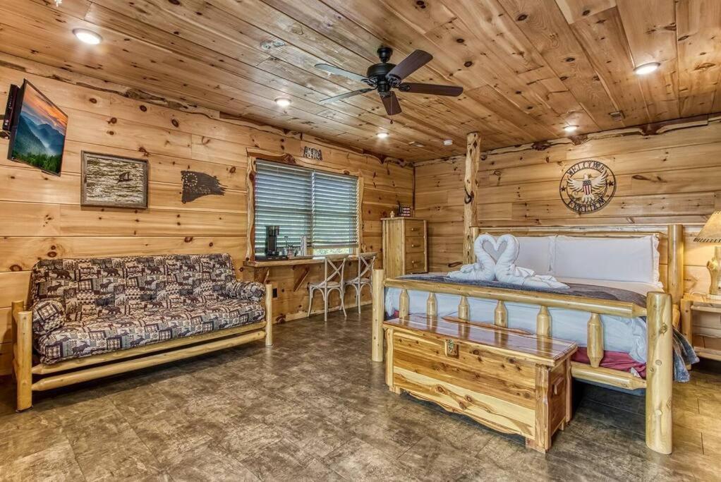 Villa The Log Castle~Stunning Mountain Views~Hot Tub Sevierville Exterior foto